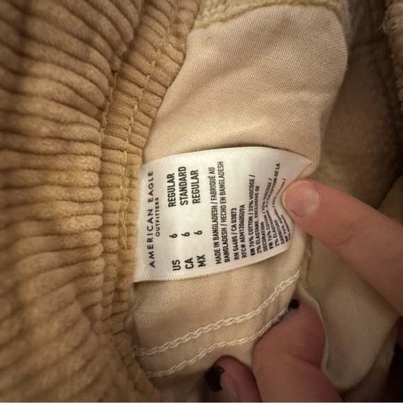 Tan colored corduroy cargo pants - Picture 5 of 5